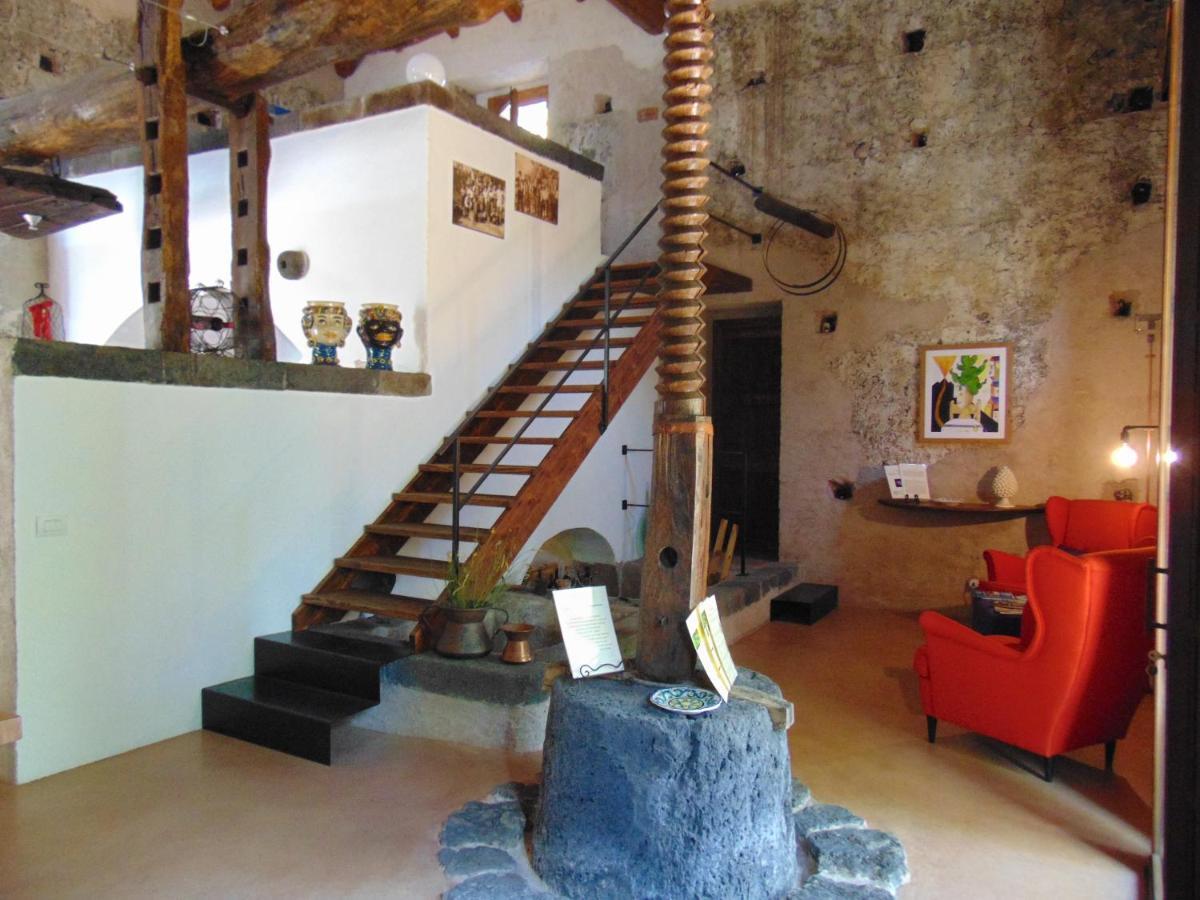 La Corte Di Bafe B&B "Slow Life" Zafferana Etnea Buitenkant foto
